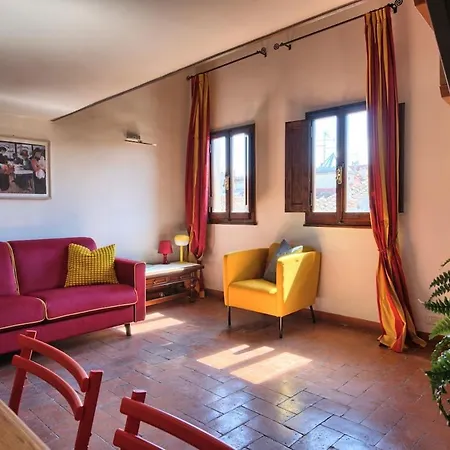 Serragli 16 Apartament *